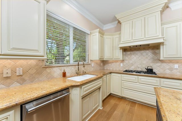 6980 Horseshoe Bar Rd, Loomis, CA 95650
