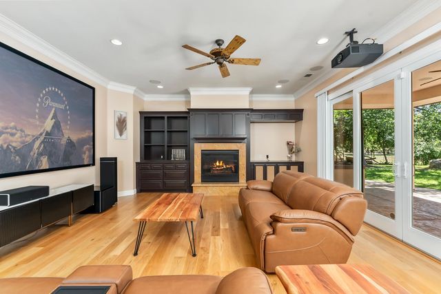 6980 Horseshoe Bar Rd, Loomis, CA 95650