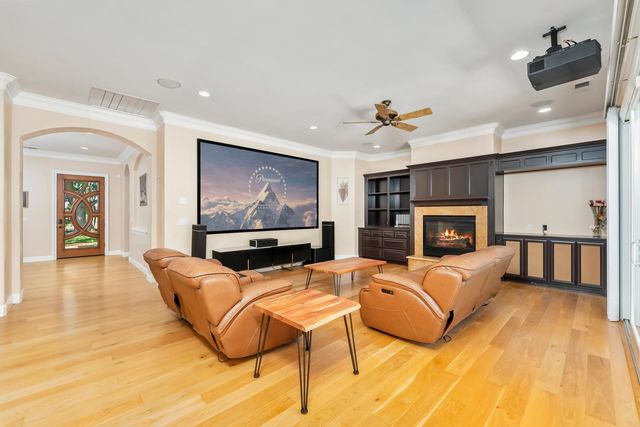 6980 Horseshoe Bar Rd, Loomis, CA 95650