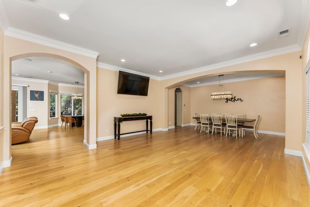 6980 Horseshoe Bar Rd, Loomis, CA 95650