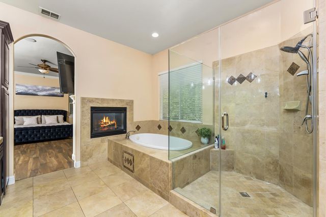 6980 Horseshoe Bar Rd, Loomis, CA 95650