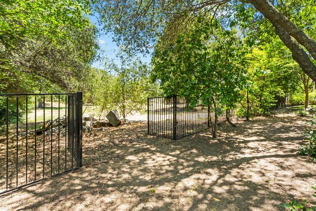 6980 Horseshoe Bar Rd, Loomis, CA 95650