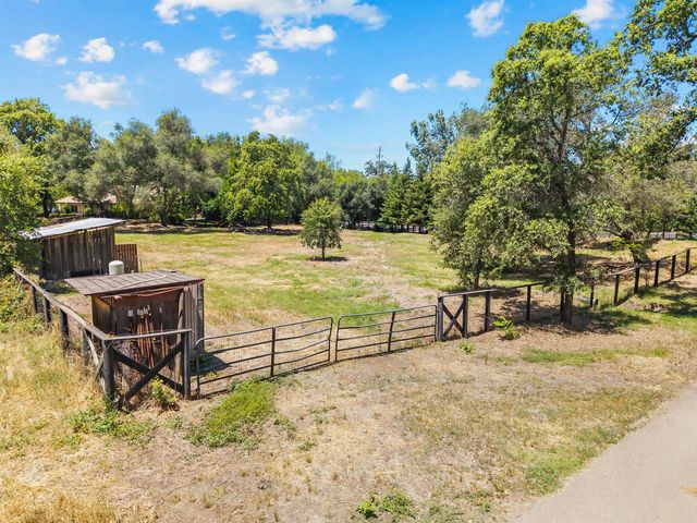 6980 Horseshoe Bar Rd, Loomis, CA 95650