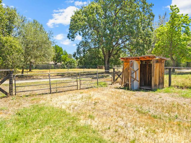 6980 Horseshoe Bar Rd, Loomis, CA 95650