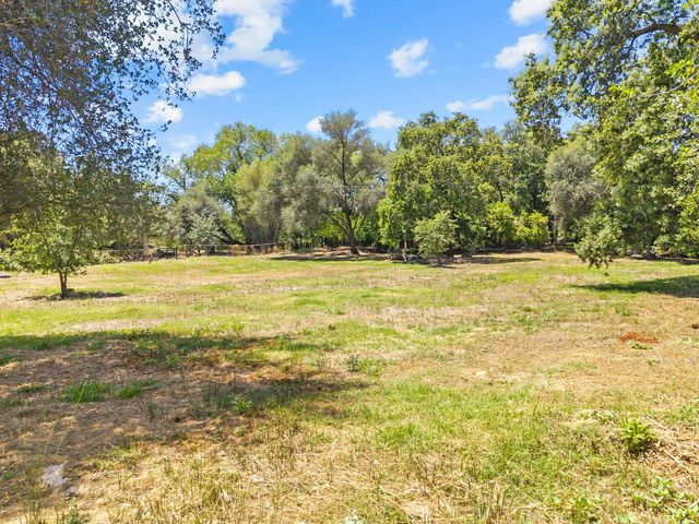 6980 Horseshoe Bar Rd, Loomis, CA 95650