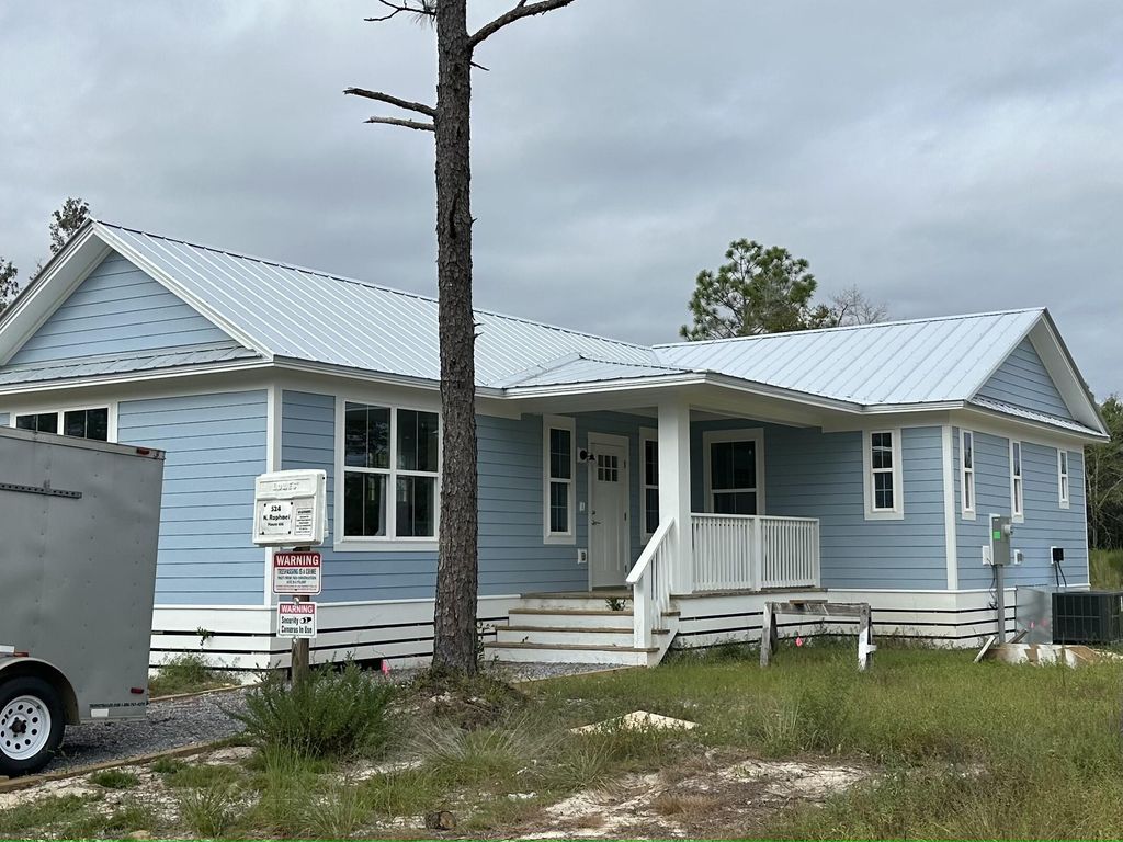 524 N Raphael Road, Defuniak Springs, FL 32433