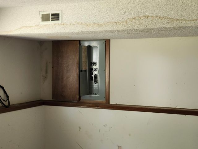 7519 E Leewood Cir, Wichita, KS 67226