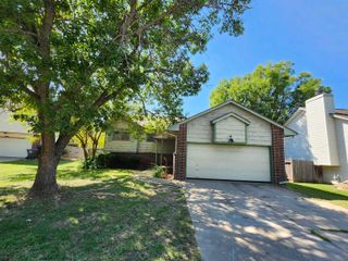 7519 E Leewood Cir, Wichita, KS 67226