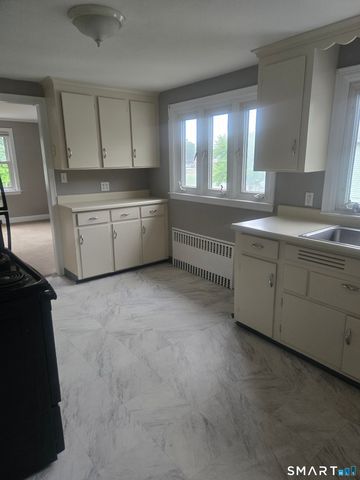 63 Brookfield Street, Manchester, CT 06040