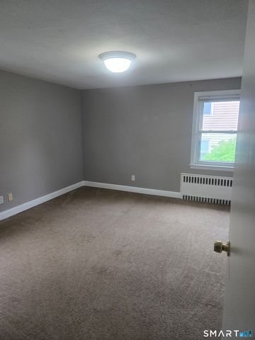 63 Brookfield Street, Manchester, CT 06040