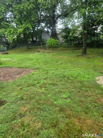 63 Brookfield Street, Manchester, CT 06040