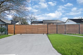 4406 Edison Street, Houston, TX 77009