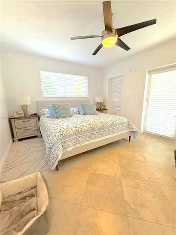 14500 SW 98th Ave, Miami, FL 33176