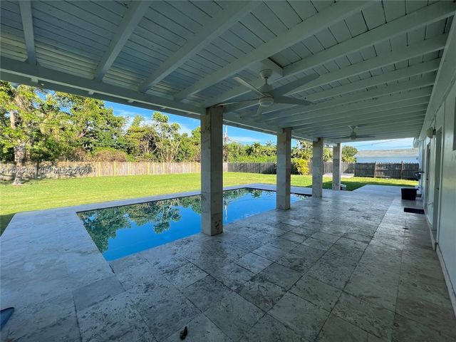 14500 SW 98th Ave, Miami, FL 33176