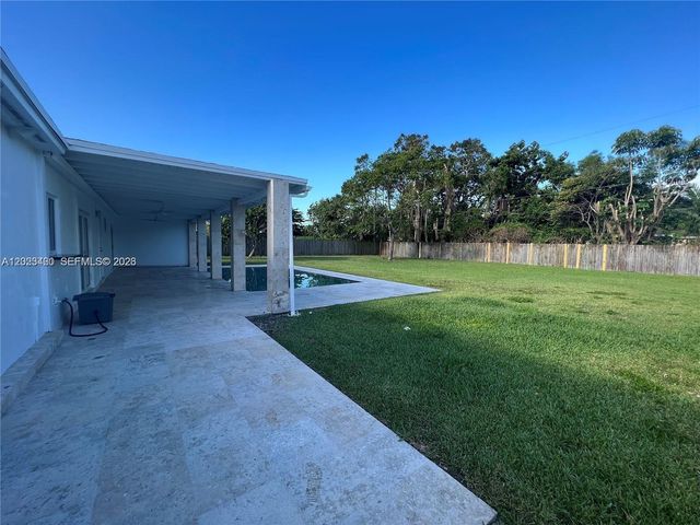 14500 SW 98th Ave, Miami, FL 33176
