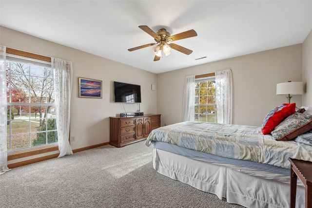 4545 Westchester Dr. Drive NE D, Cedar Rapids, IA 52402