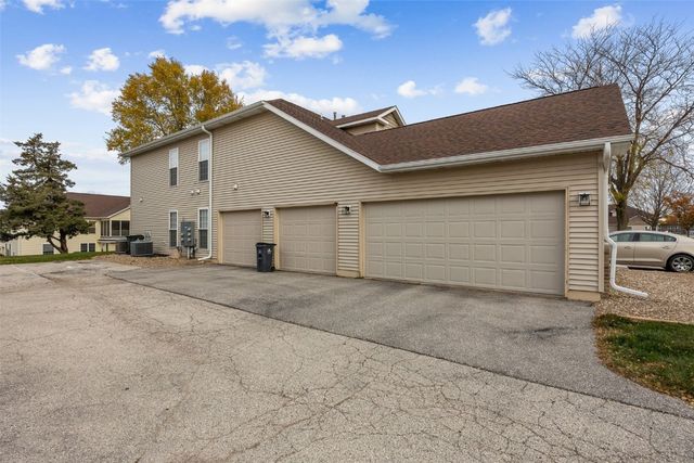 4545 Westchester Dr. Drive NE D, Cedar Rapids, IA 52402