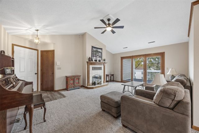 4545 Westchester Dr. Drive NE D, Cedar Rapids, IA 52402