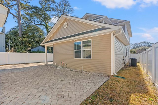 94 Oak Dr. S, North Myrtle Beach, SC 29582