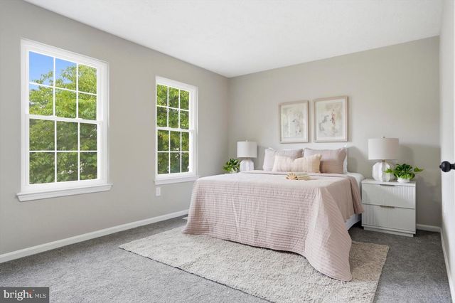 2807 RED OAK LN, Lanham, MD 20706