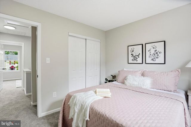2807 RED OAK LN, Lanham, MD 20706