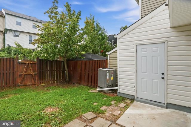 2807 RED OAK LN, Lanham, MD 20706