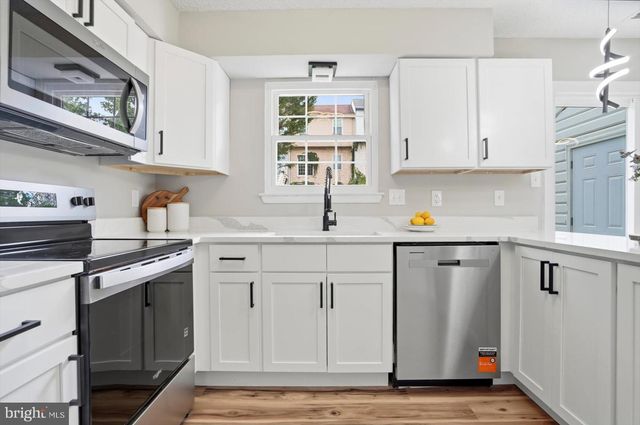 2807 RED OAK LN, Lanham, MD 20706