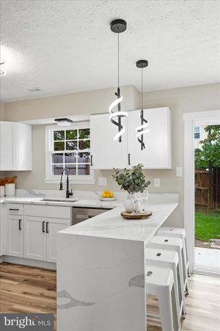 2807 RED OAK LN, Lanham, MD 20706