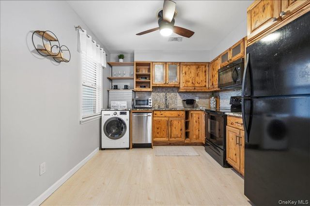 175 Main Avenue 158, Wheatley Heights, NY 11798