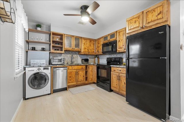 175 Main Avenue 158, Wheatley Heights, NY 11798