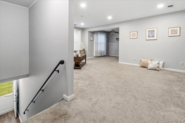 175 Main Avenue 158, Wheatley Heights, NY 11798