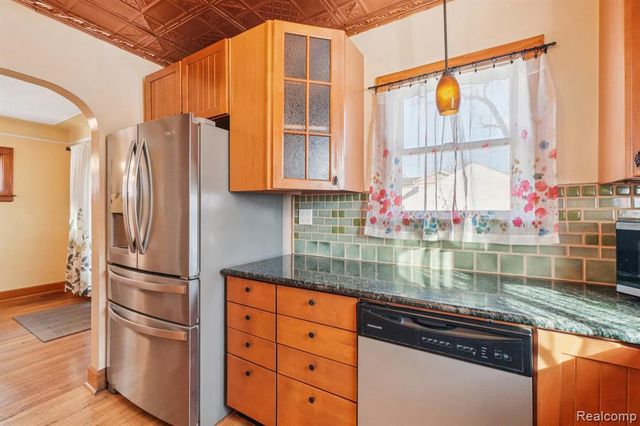 15418 Oceana Avenue, Allen Park, MI 48101