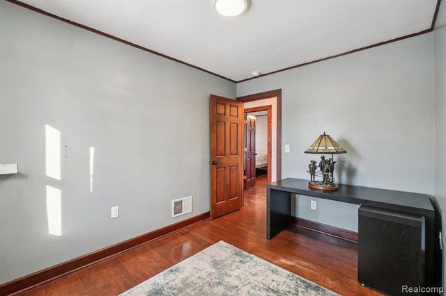 15418 Oceana Avenue, Allen Park, MI 48101