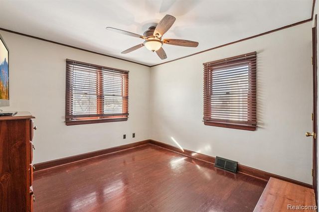 15418 Oceana Avenue, Allen Park, MI 48101