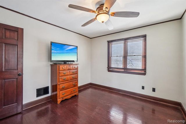 15418 Oceana Avenue, Allen Park, MI 48101