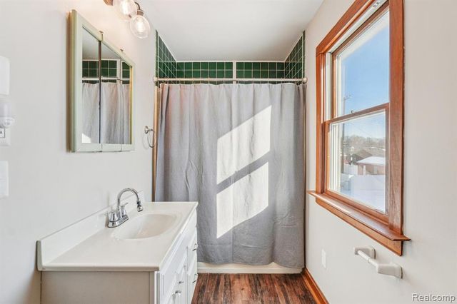 15418 Oceana Avenue, Allen Park, MI 48101