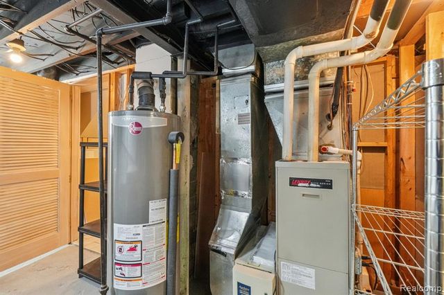 15418 Oceana Avenue, Allen Park, MI 48101