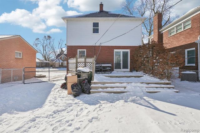 15418 Oceana Avenue, Allen Park, MI 48101