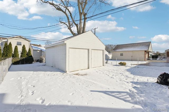 15418 Oceana Avenue, Allen Park, MI 48101