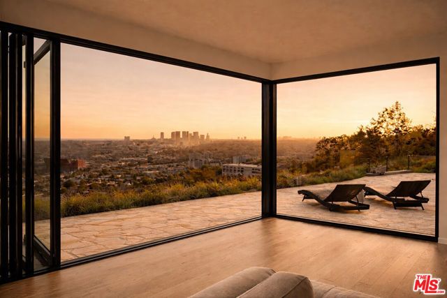 8527 Hedges Way, Los Angeles, CA 90069