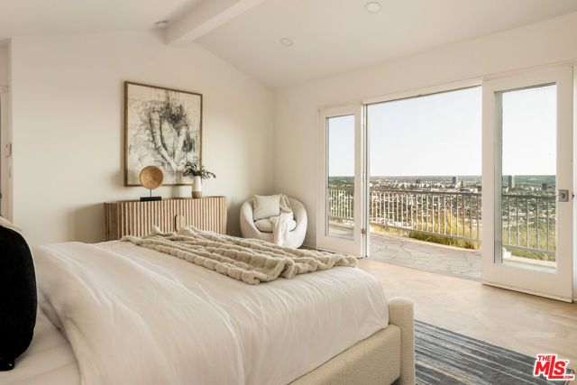 8527 Hedges Way, Los Angeles, CA 90069