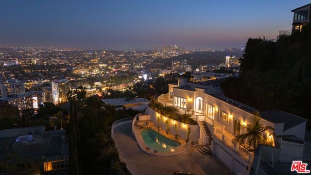 8527 Hedges Way, Los Angeles, CA 90069