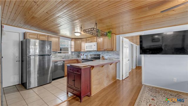 1415 Bee Lane, Tow, TX 78672