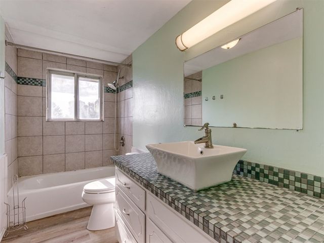 1800 Michael Drive, Edmond, OK 73013