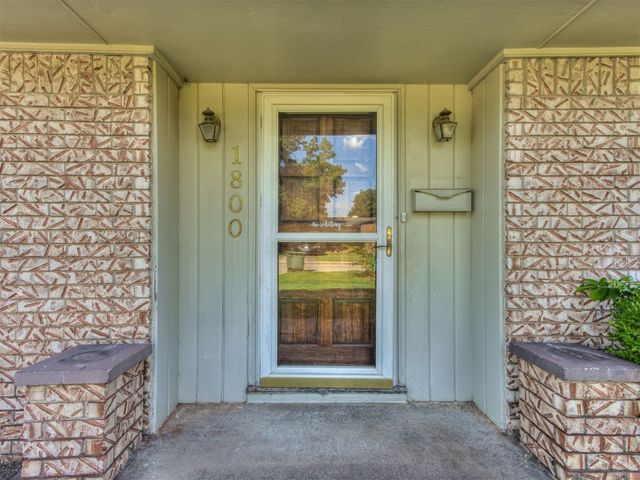 1800 Michael Drive, Edmond, OK 73013