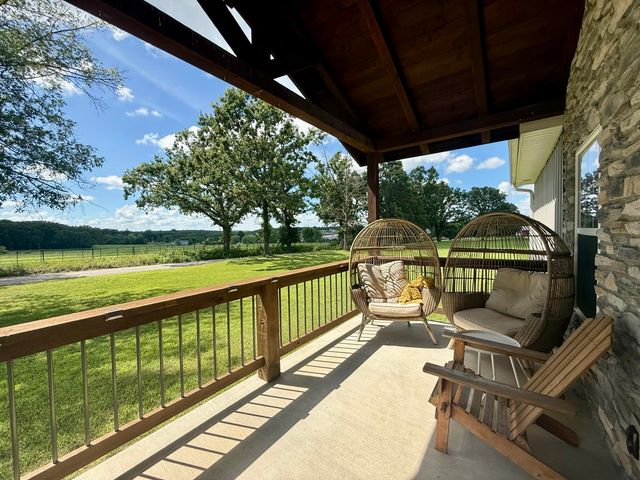 584 Birdsong Lane, Marshfield, MO 65706