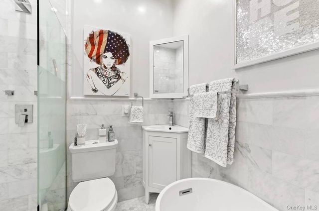 688 Putnam Avenue, Brooklyn, NY 11221