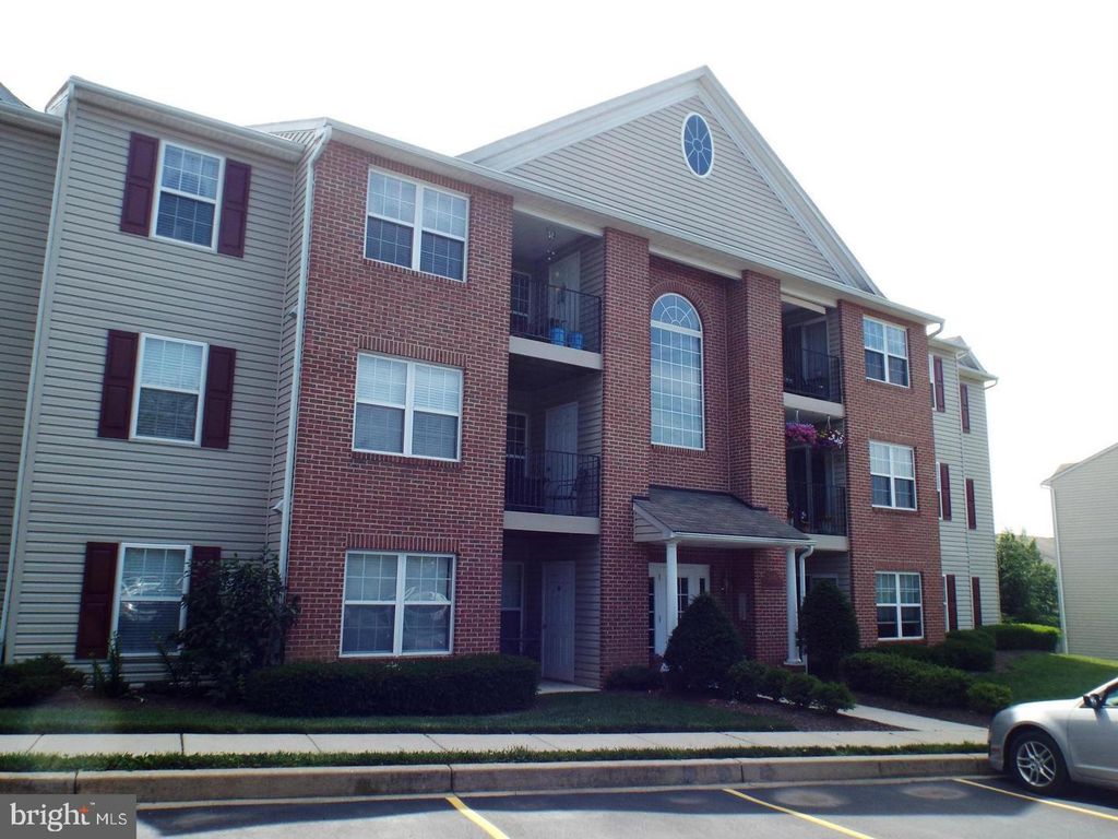 Image 1 of property listing at 3840 NORMANDY DR #1B, Hampstead, MD 21074