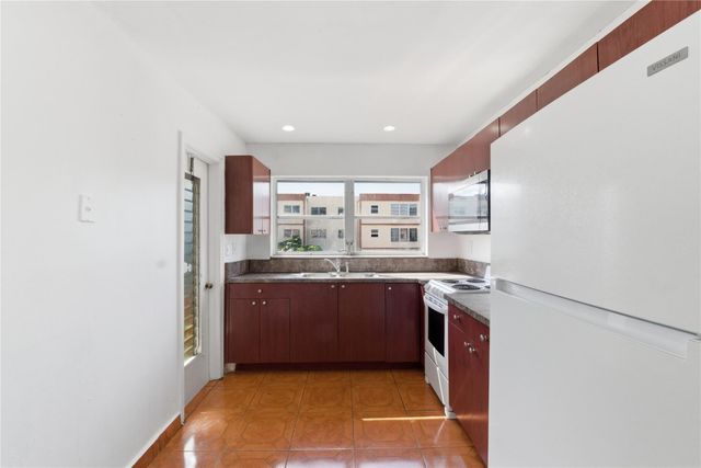 4044 NW 19th Street 303, Lauderhill, FL 33313