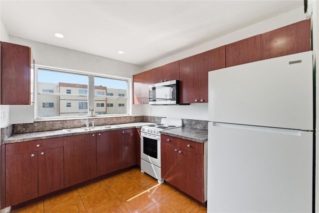 4044 NW 19th Street 303, Lauderhill, FL 33313